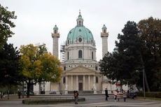 Karlskirche_01.JPG